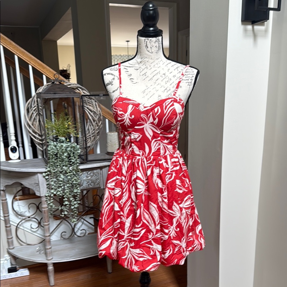 NWT Band of the Free Red Floral Women's Medium Dress